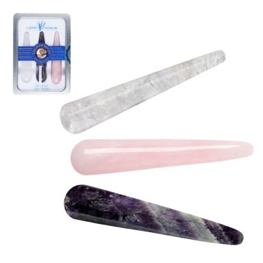 Drei Massagesticks aus Halbedelsteinen in verschiedenen Farben, verpackt in einer Box.